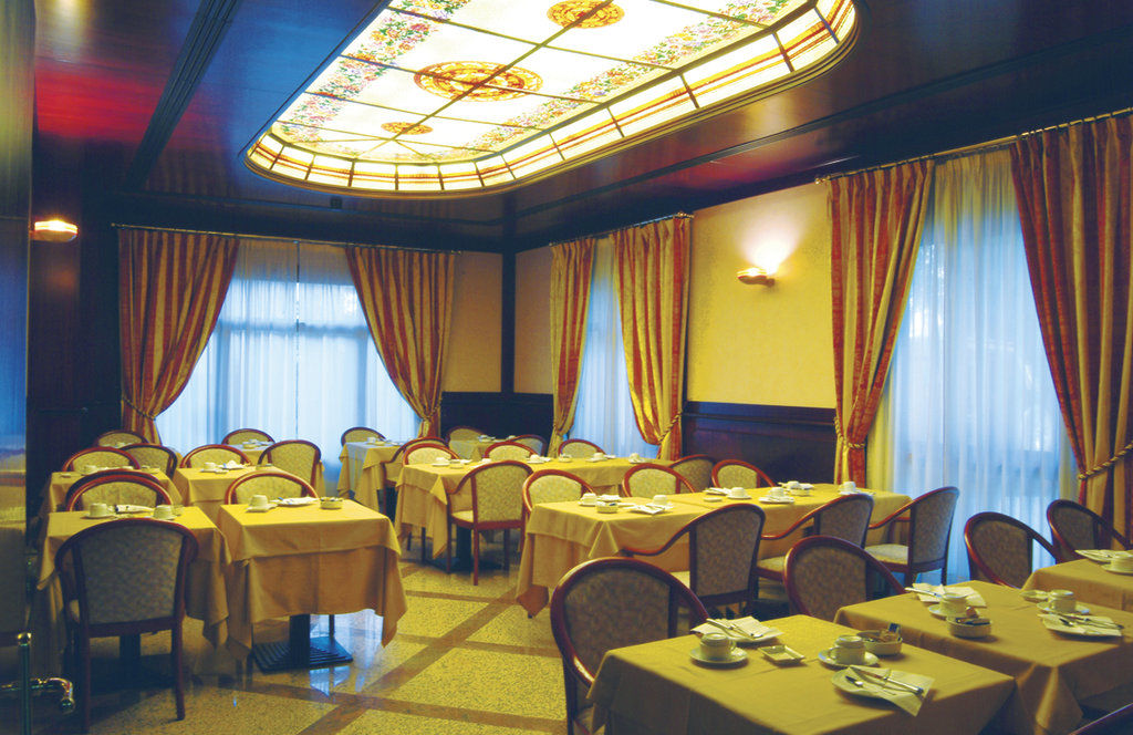 Hotel Falco D'Oro Толе Ресторан фото
