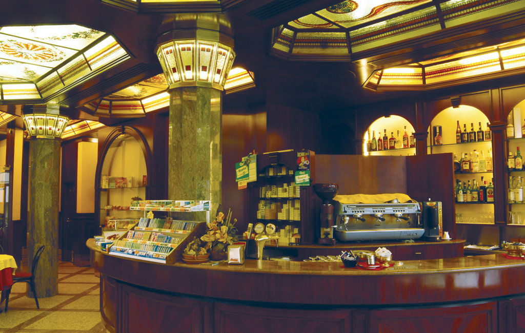 Hotel Falco D'Oro Толе Интерьер фото